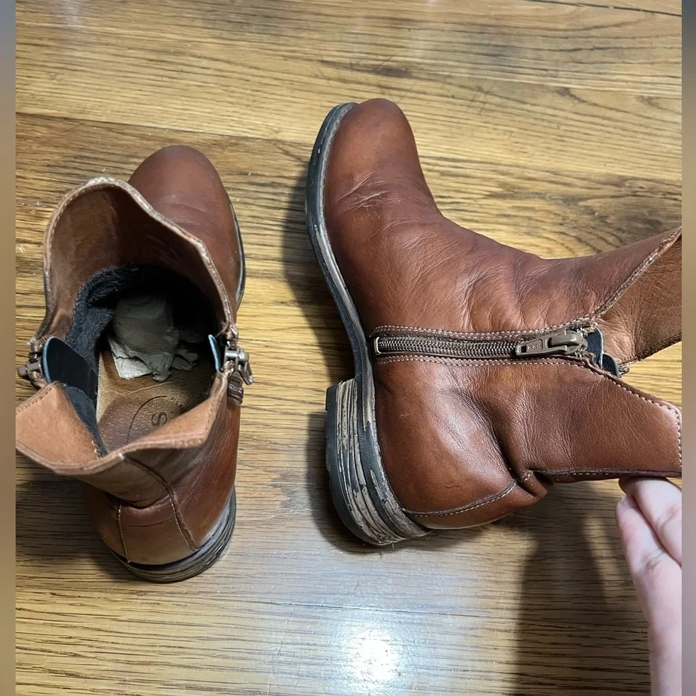 Taos Zip It Leather Ankle Boots | US 5–5.5 (EU 36) | Arch Support | 9196-COG